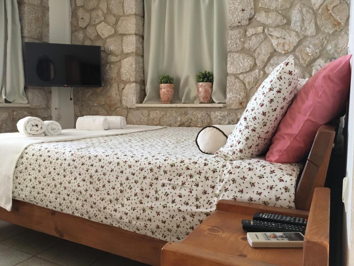 Áyios Nikítas Villa Christianna Studios מראה חיצוני תמונה